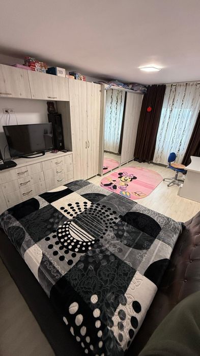 Vând casa la Carcea 3 camere, 880 metrii. Proprietar