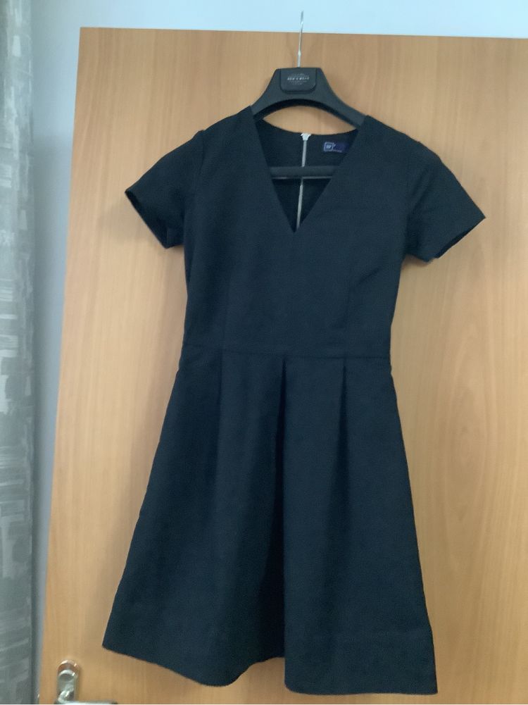 Платье GAP для девушки размер 0 (42-44)