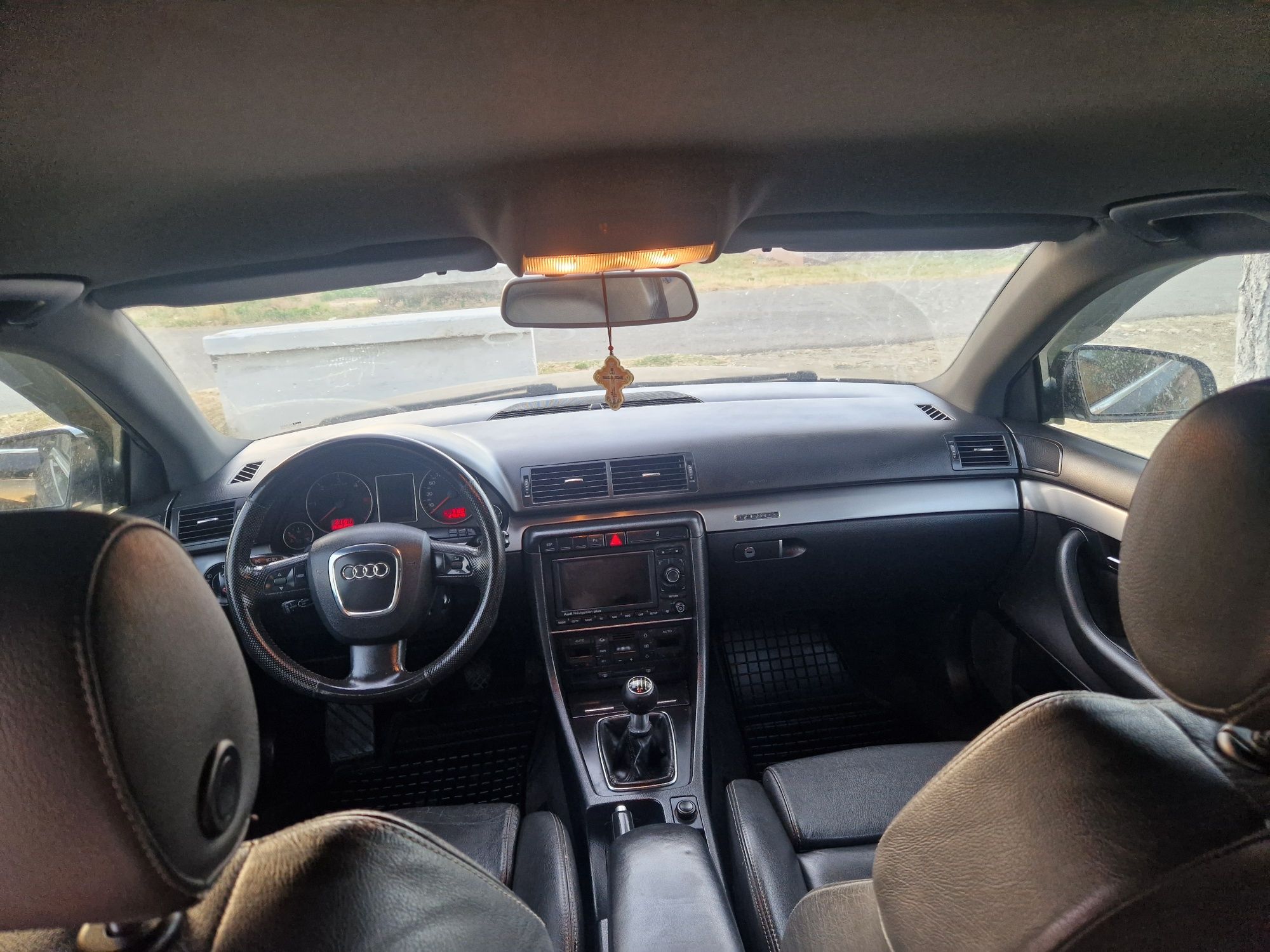 Vând Audi A4 b7 avant quattro