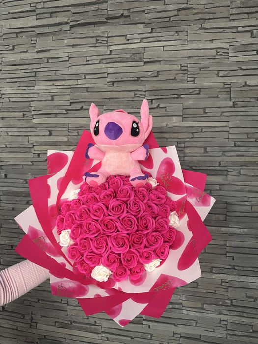 Buchet 57 trandafiri sapun cu stitch