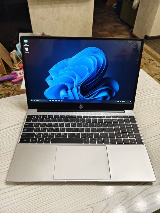 Продам 4х ядерный ноутбук