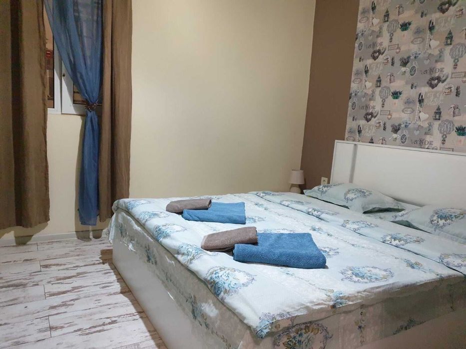 Дава се под наем Двустаен апартамент в Бургас, Център - 47 кв.м за 61.2 € - Снимка #1