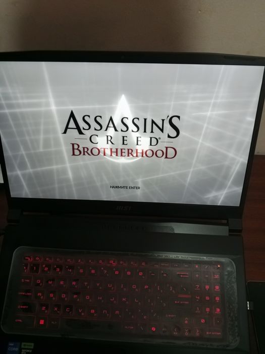 Продам игровой ноутбук MSI Katana