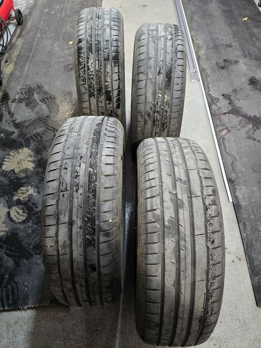 Продавам 4броя летни гуми Hankok 215,65,17цола в добро състояние