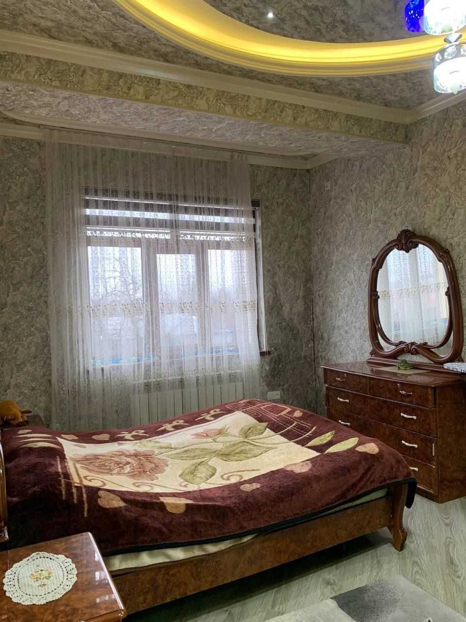 3х комнатная квартира 83кв/м на 2 этаже, Микрорайон