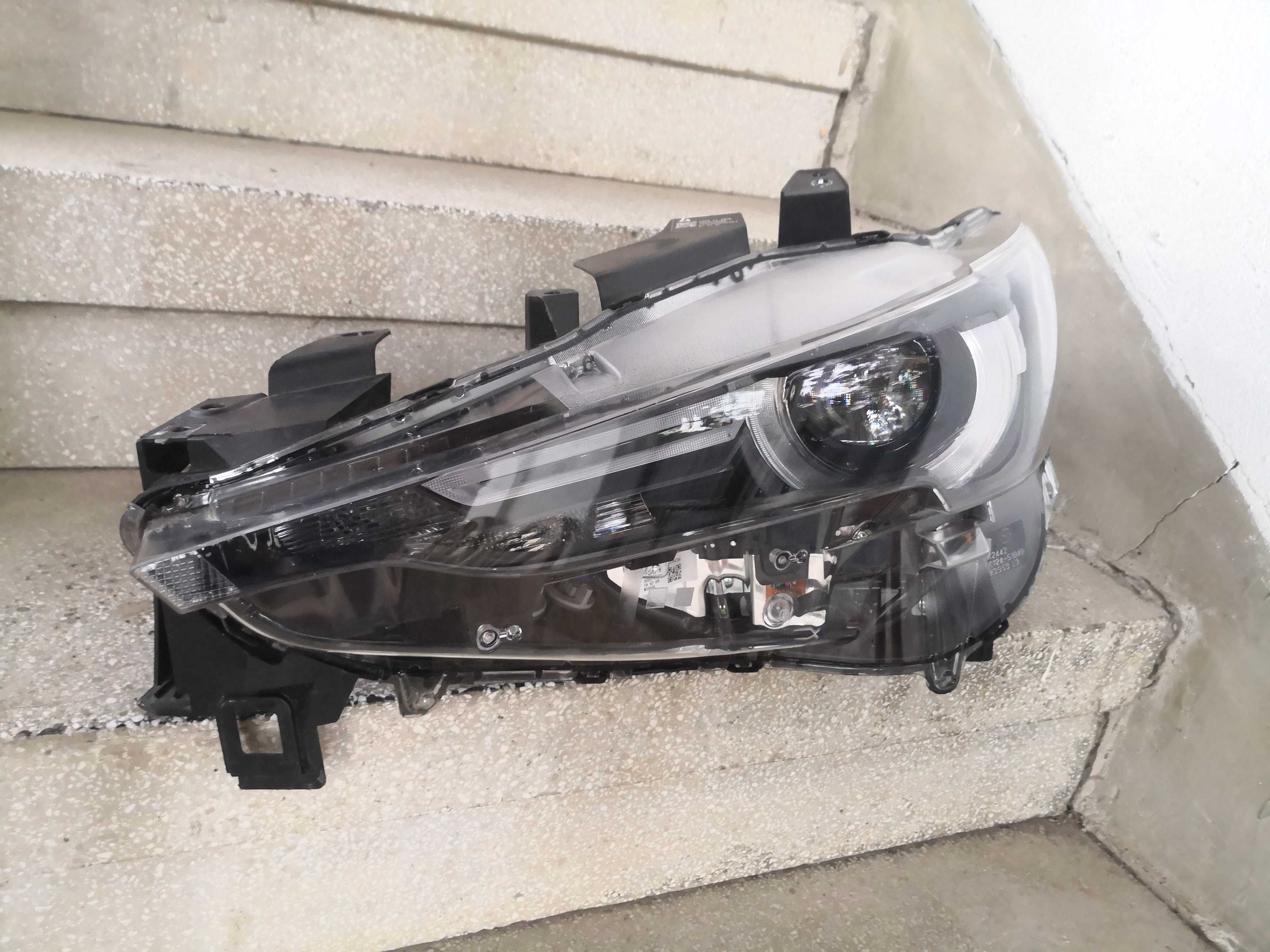 Фарове Mazda CX5 FULL LED 2020/Фарове Мазда ЦХ5/Фар Mazda CX5 Оригинал