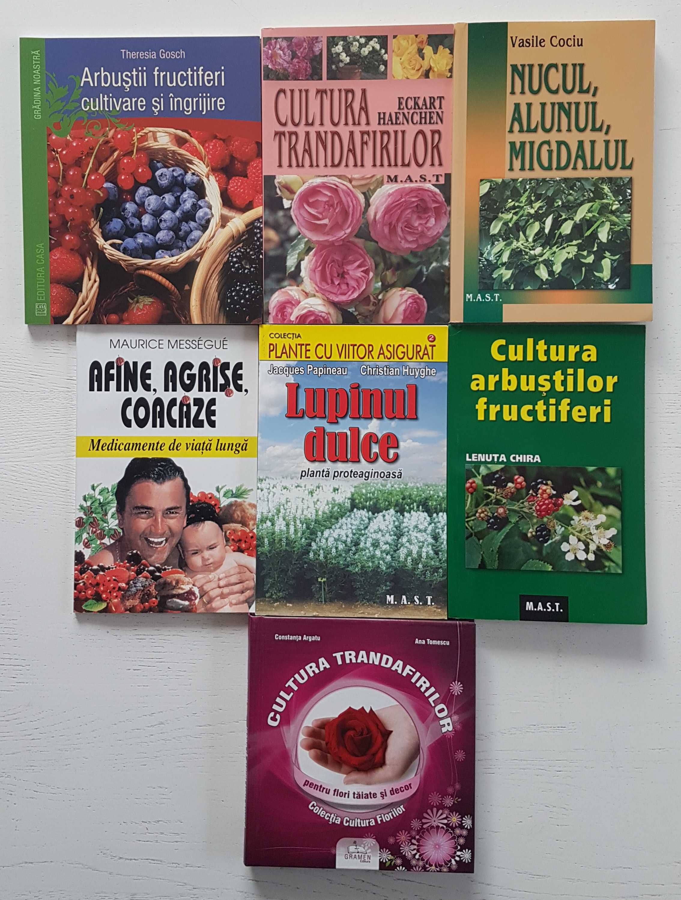 Vînd cărți din domeniile biologie, creșterea animalelor, botanică