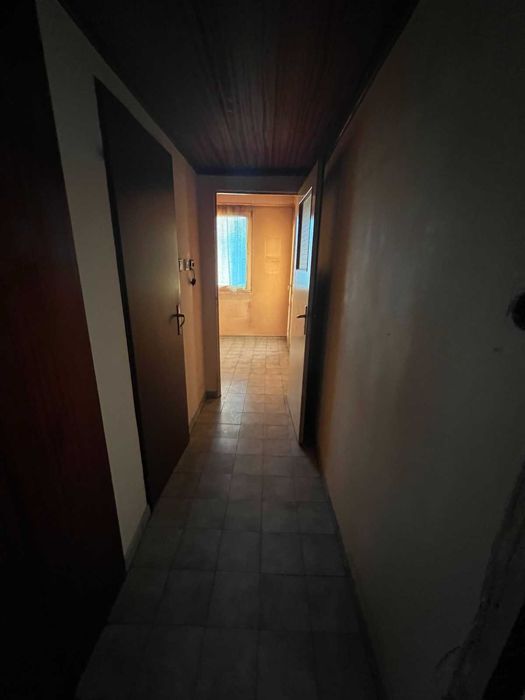 Тристаен апартамент в Модерно предградие панел