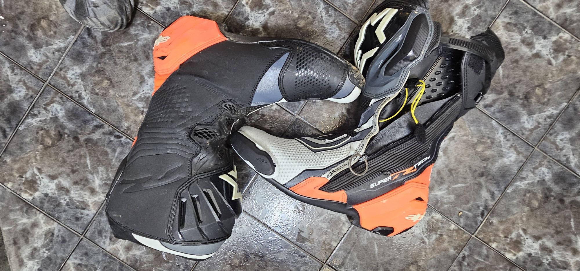 Мото ботуши Alpinestars Supertech R Black/Red/White/Gray
