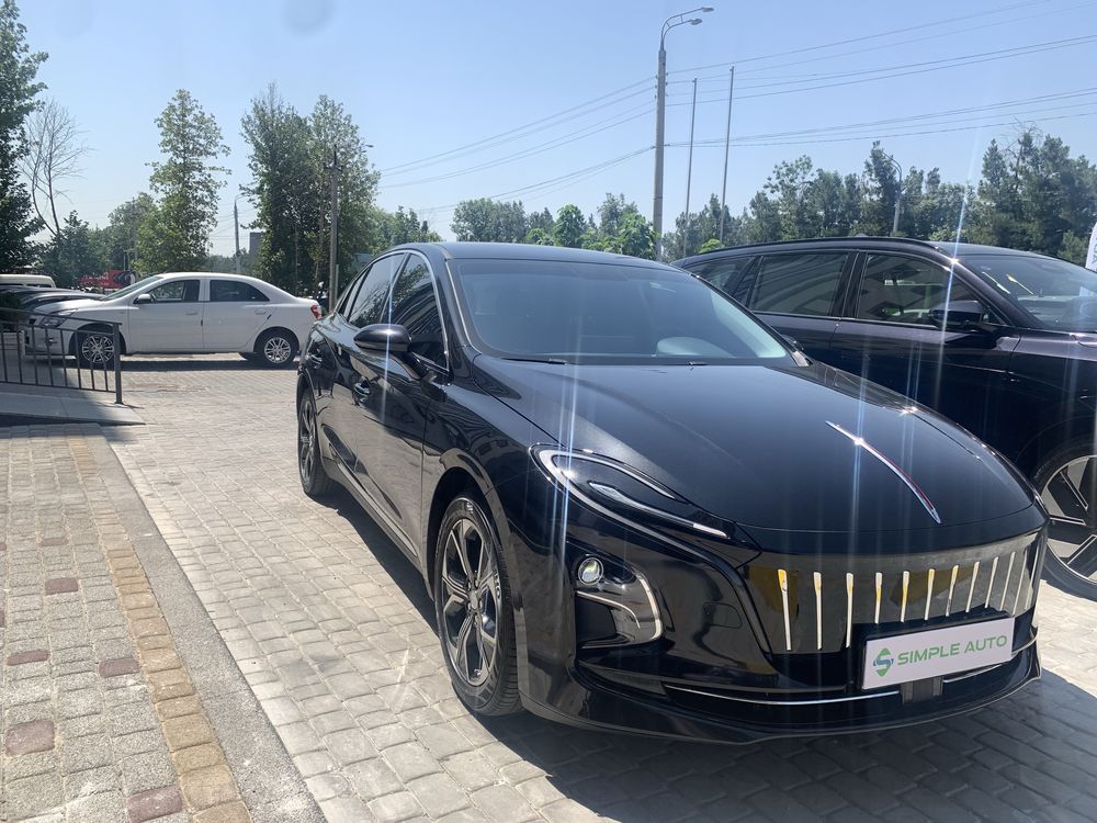 Hongqi EQ-M5 450, 16800