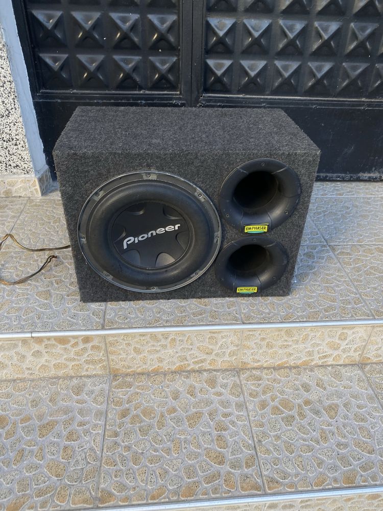 Pioneer TS-W3004SPL и бас каса Emphaser(USA) субуфер бас каса да кола