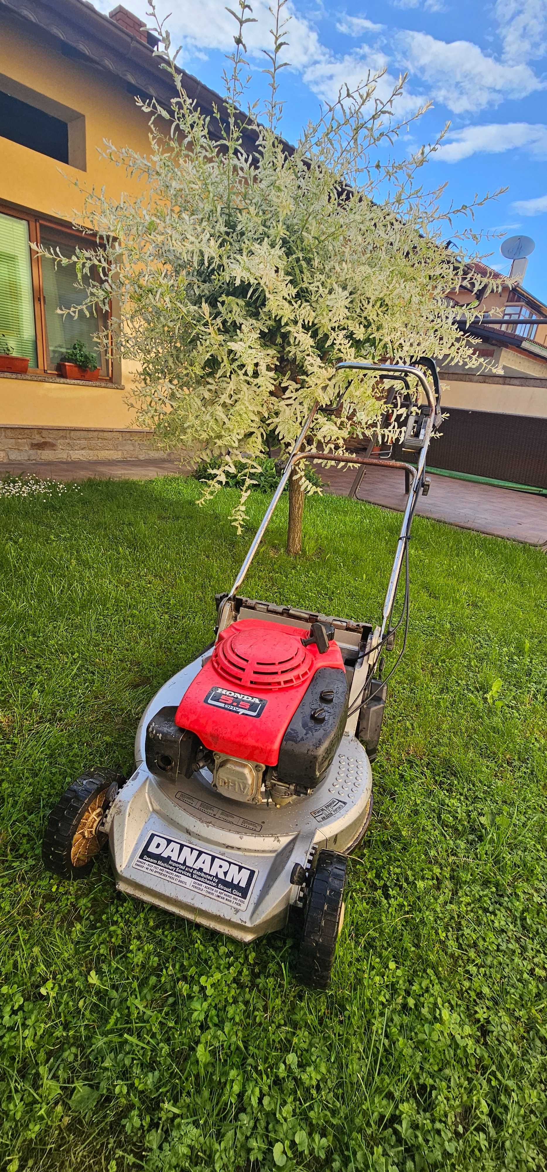 Професионална самоходна валцова косачка Honda 53см