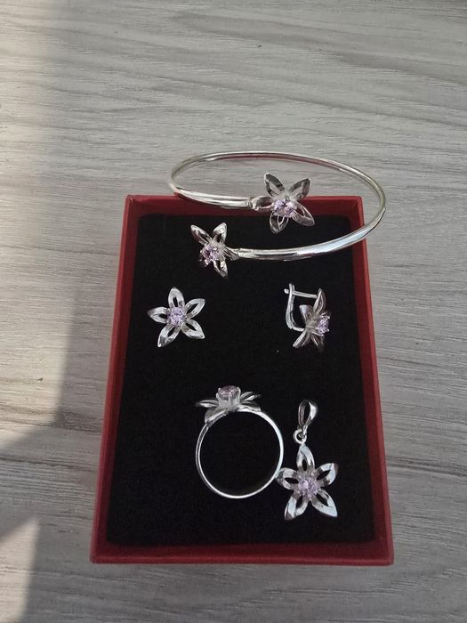 Сребърен комплект розови камъни