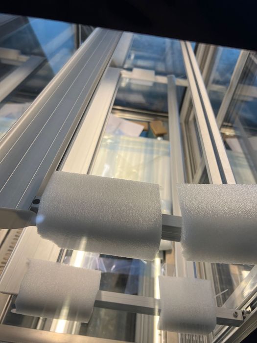 Vitrina frigorifica pentru cofetarii si patiserii