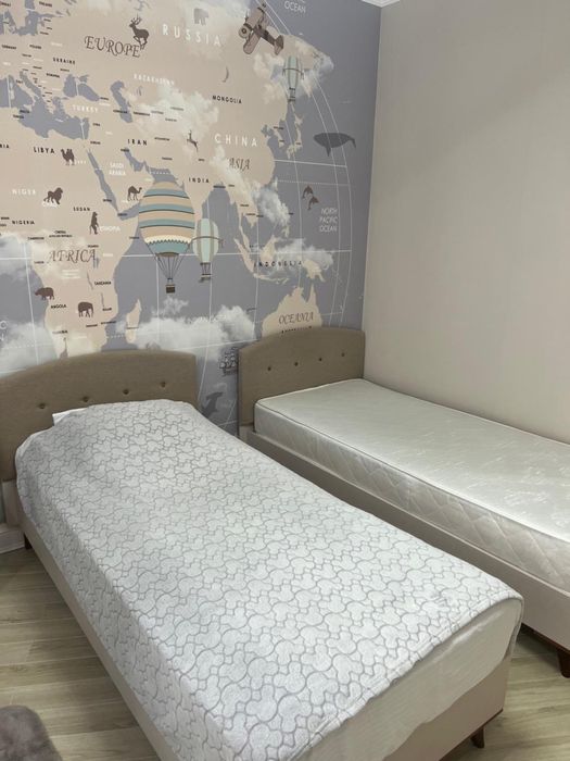 Кровать с матрасом