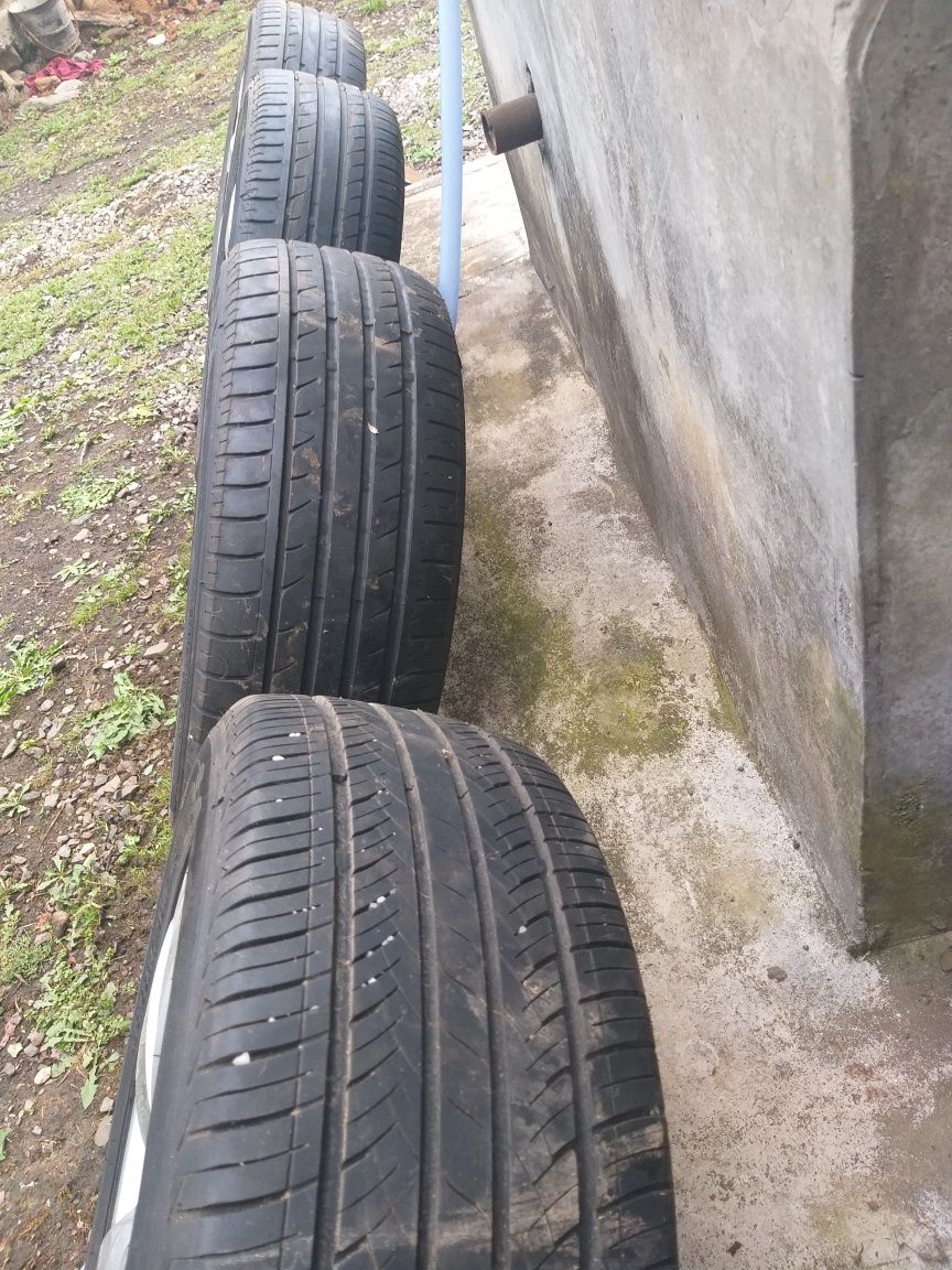 Jante aluminiu cu anvelope