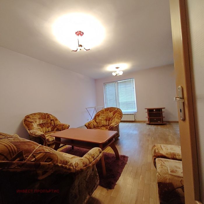 Дава се под наем Тристаен апартамент в София, Оборище - 125 кв.м за 750 € - Снимка #6