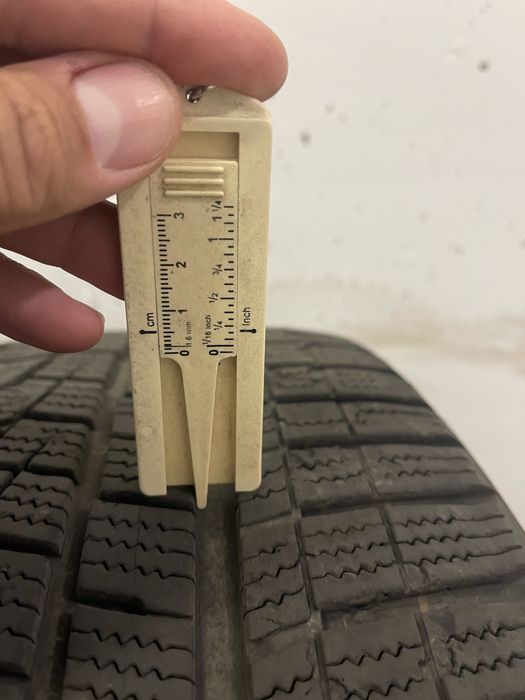 235 50 19 anvelope Hankook iarna