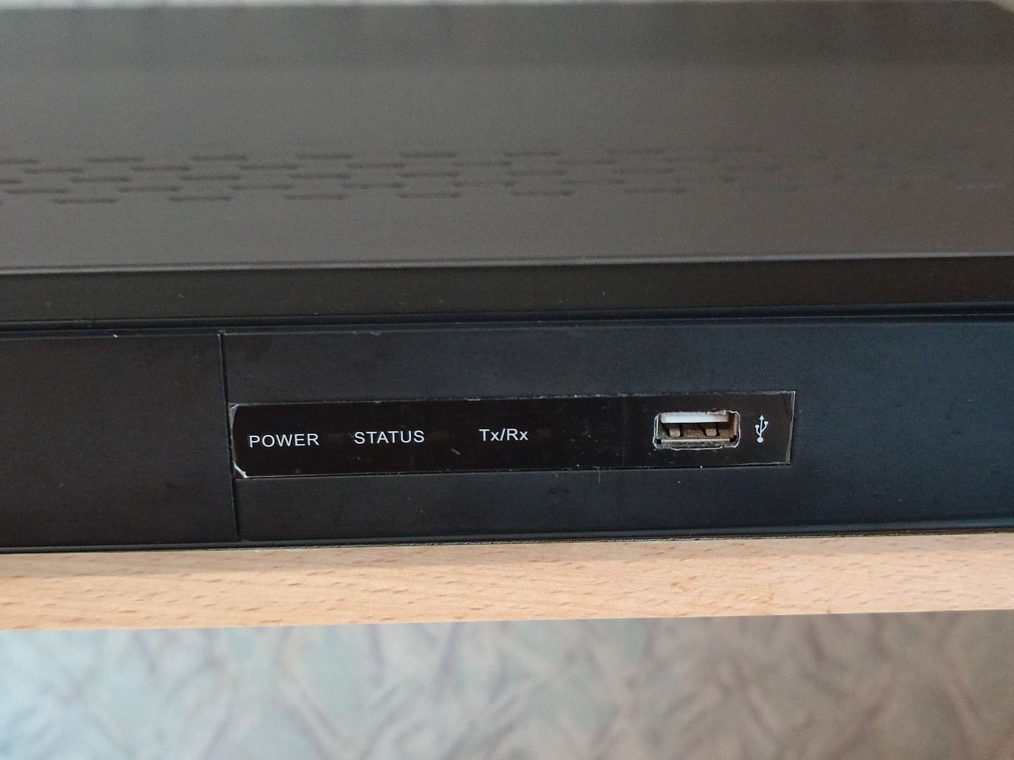 Видеорегистратор Hikvision память 1тб, для 8 камер видеонаблюдения