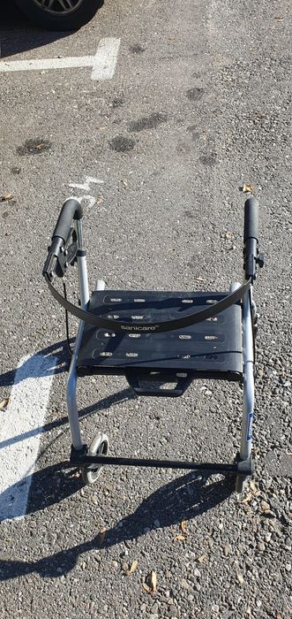 Căruț pliabil pentru persoane cu dizabilitati