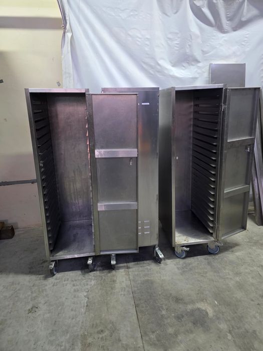 Различни немски колички от неръждаема стомана за тави с размери 60/40с