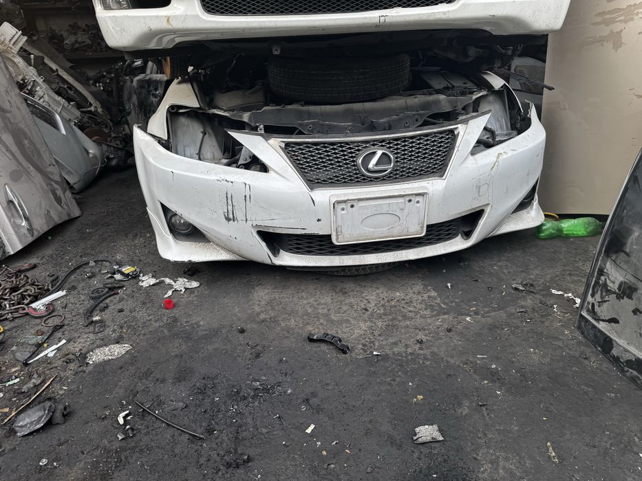 Бампер передний Lexus IS250, Лексус IS250