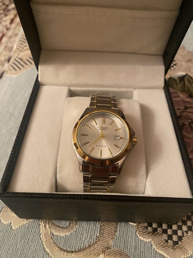 Часы casio quartz кварцевые