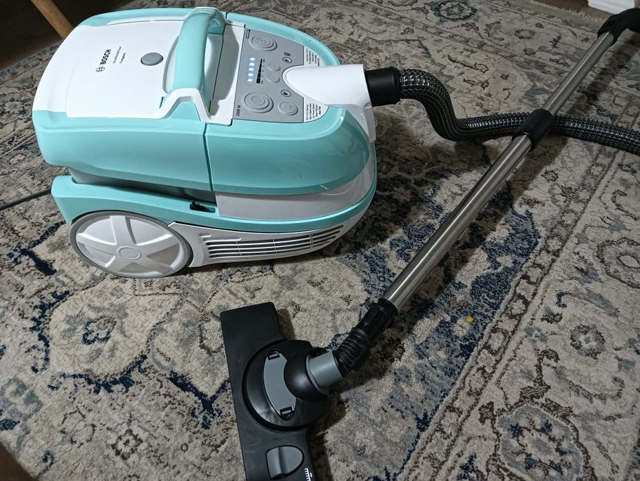 Vând aspirator Bosch 3in 1