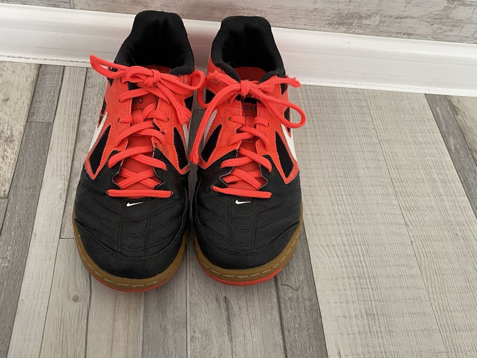 Adidas nike бутонки 36