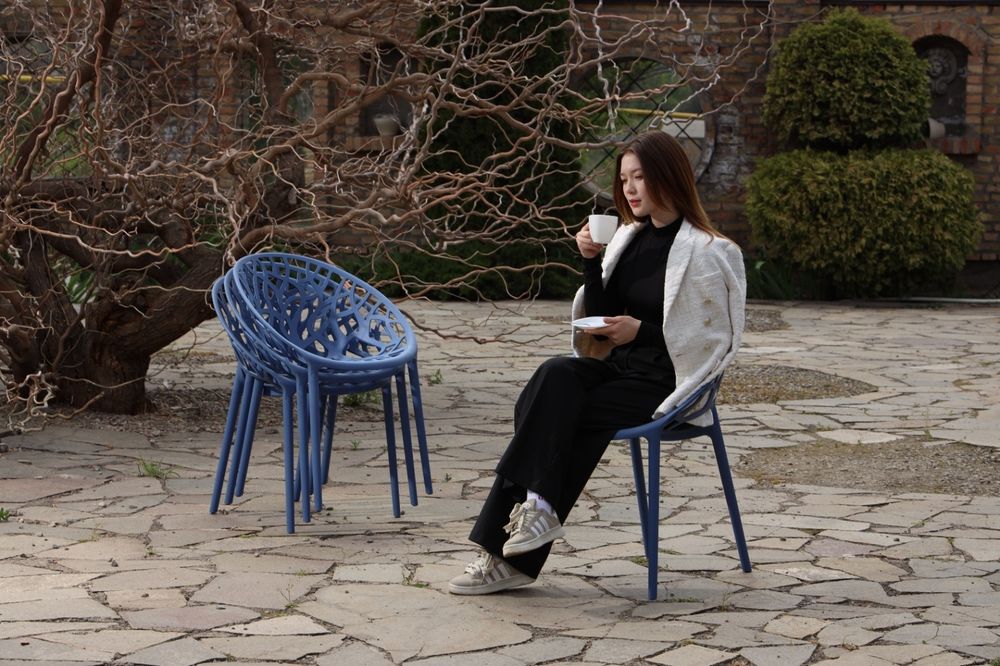 Пластиковые столы,стулья для дома и бизнеса