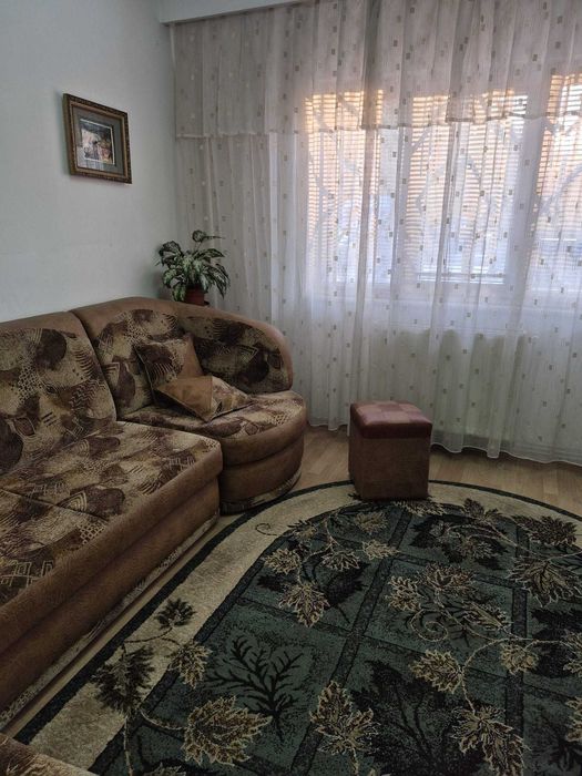 Vând Apartament 3 camere, Zona Teilor, Pitești