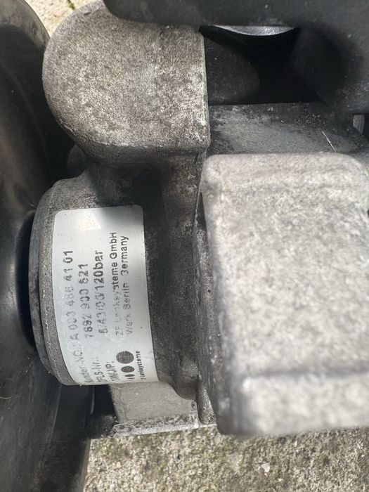 Хидравлична помпа mercedes c180 kompressor