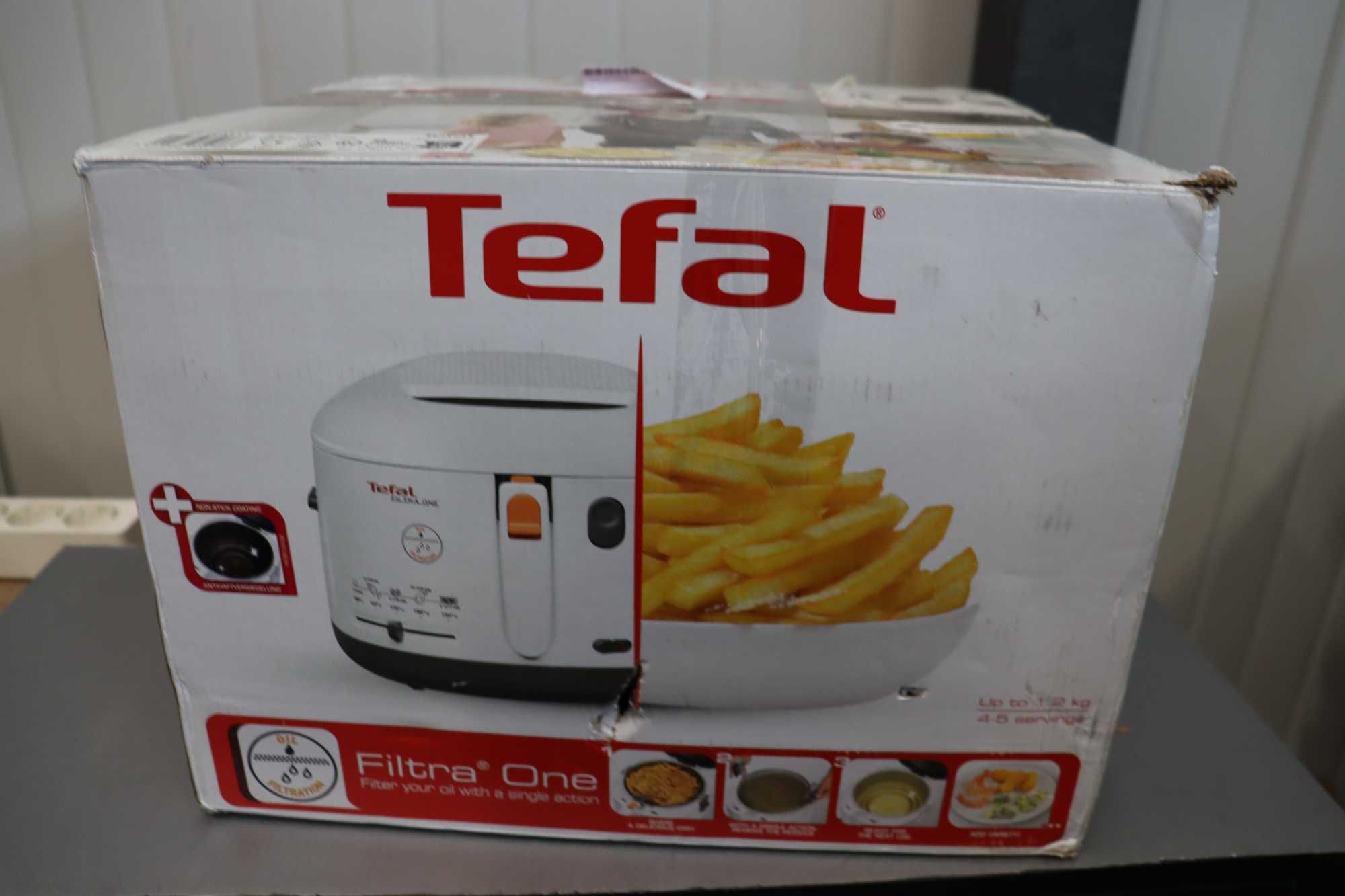 Фритюрник Tefal FF162131, Filtra One,вместимост 1,2кг,1900W лек ДЕФЕКТ