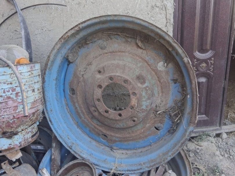 T-28 kampilek sotiladi agirgatlari zapchasti bilan birga