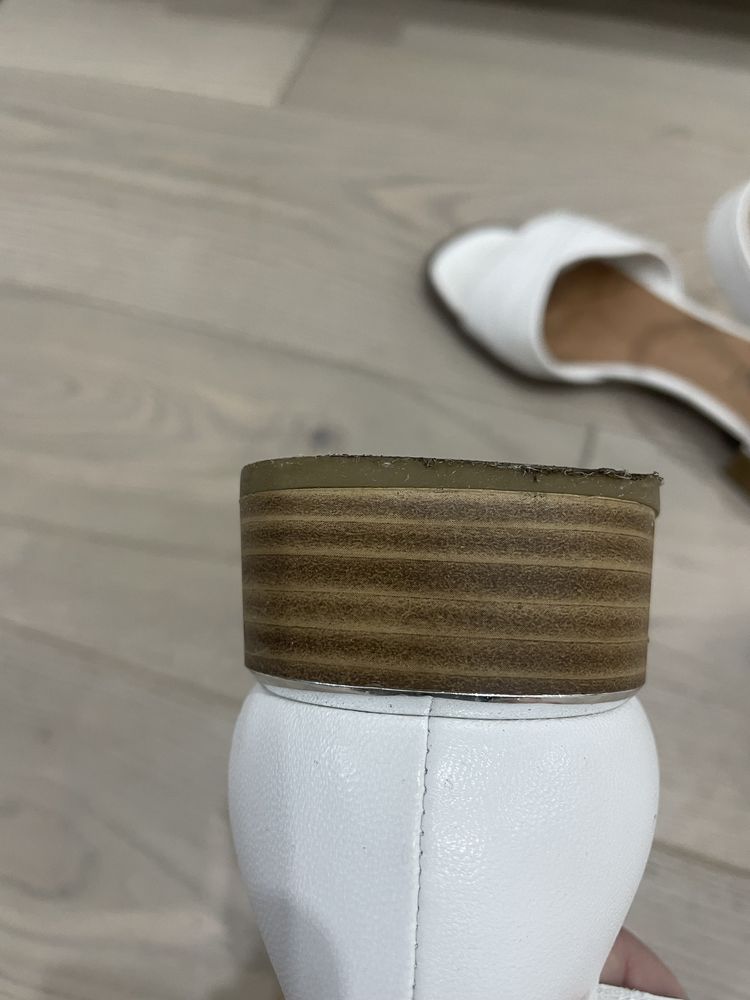 Sandale piele Caprice