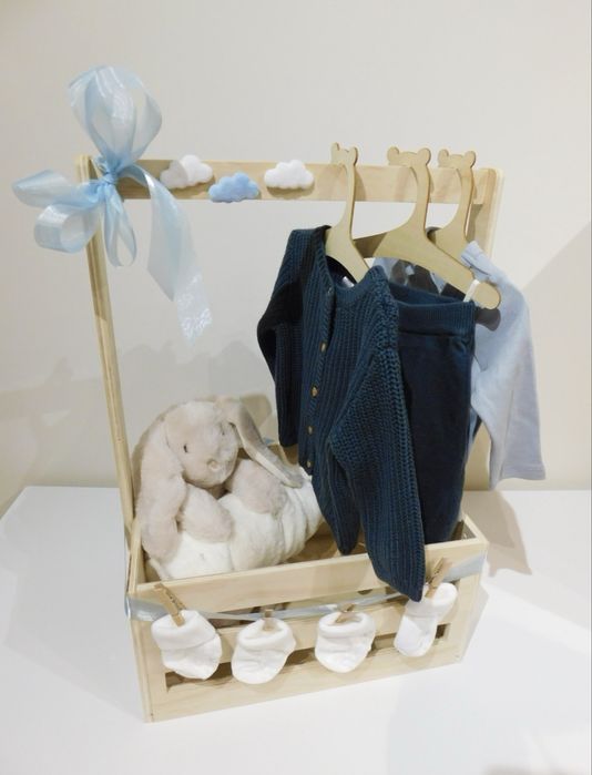 Подаръчни кутии и гардеробчета за новородени