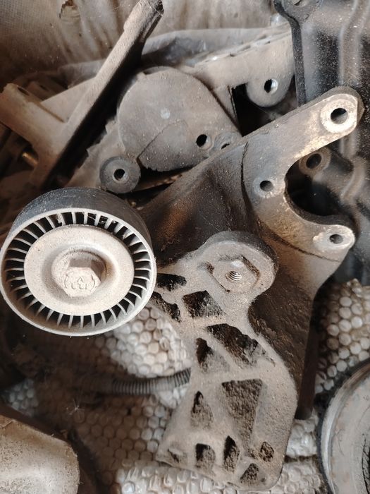 Кронштейн лансер 2.4 на пер. части дв.