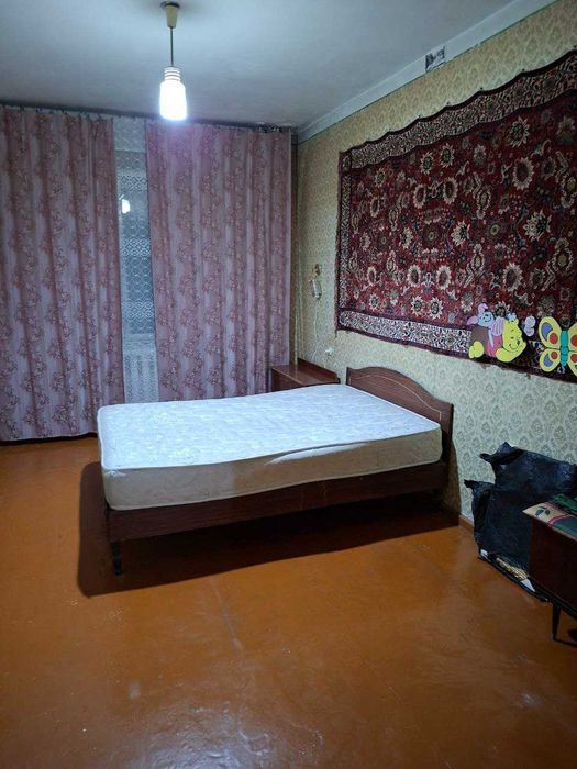 Сдаётся 2-комнатная квартира  возле 151 школы на короткий срок