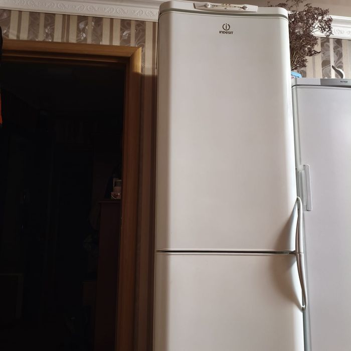 Холодильник Indesit