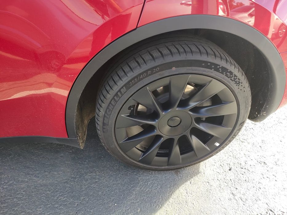 Vand tesla model Y 2023,. 40000km ,dual motor, long range