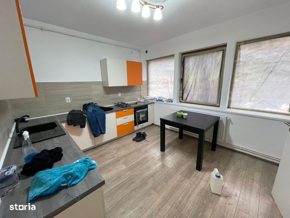 Apartament 3 camere de inchiriat