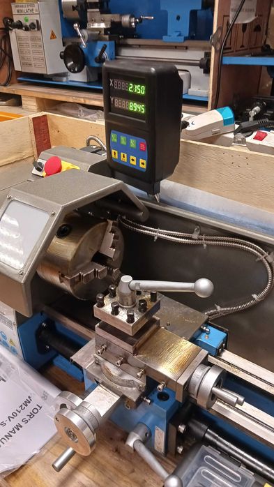Нов струг.Цифрова индикация на 2 оси. Лесно и приятно  се работи.