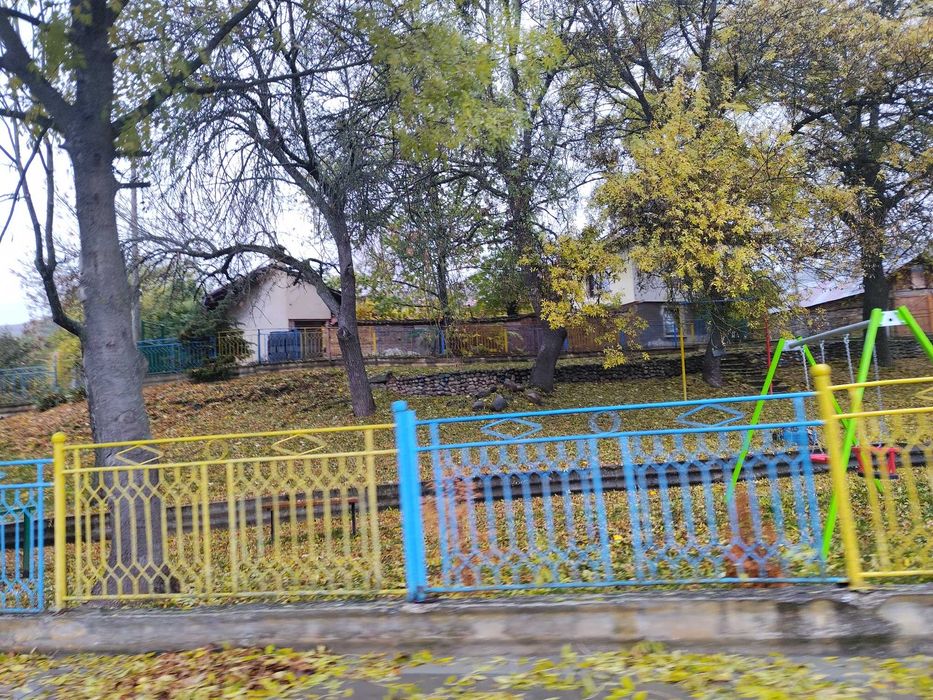 Парцел в регулация, ток и вода