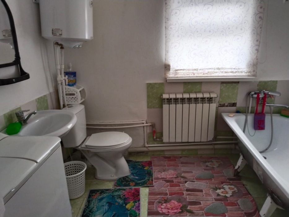 Улкен уй ,туалет ванна ішінде