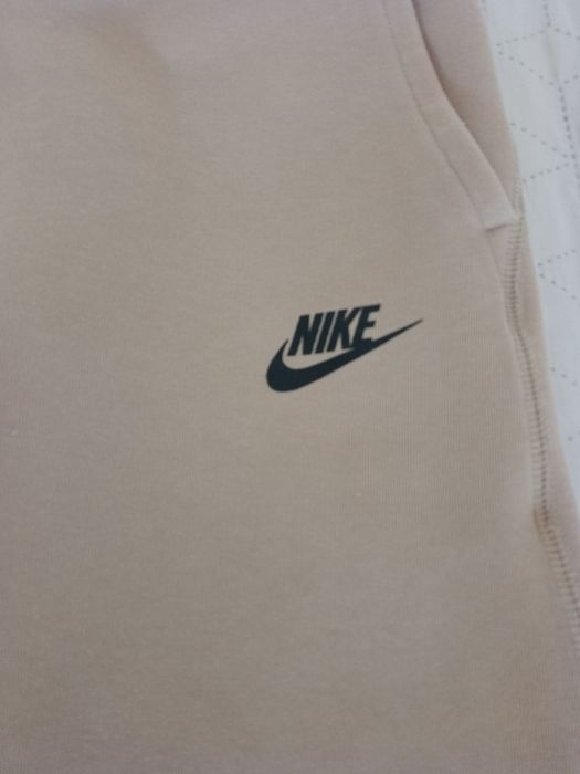 Оригинален екип Nike tech fleece,бежов,размер ХС