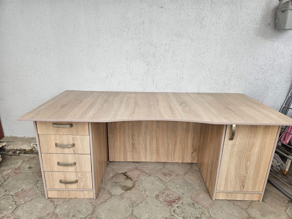 Стол 12,000тг адрес чехов