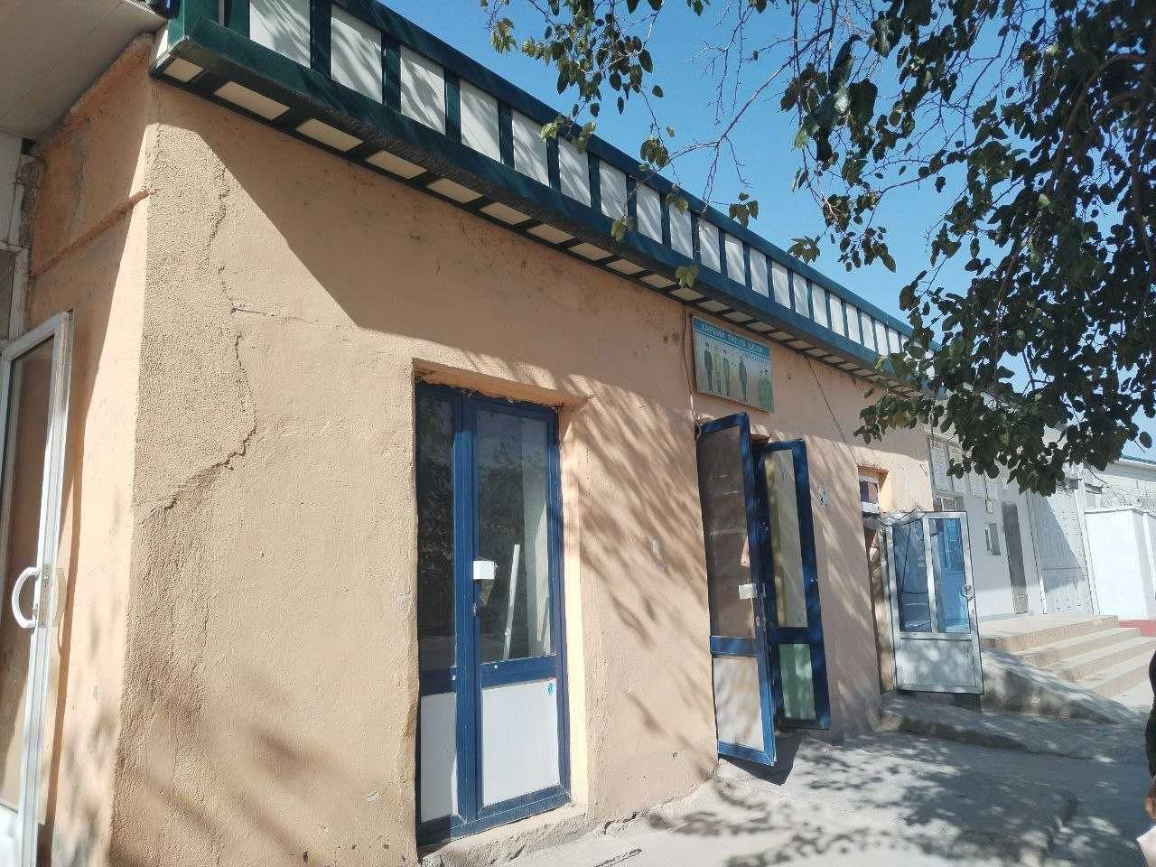 Xizmat ko`rsatish binosi bolib-bolib tolash sharti asosida sotilmoqda.