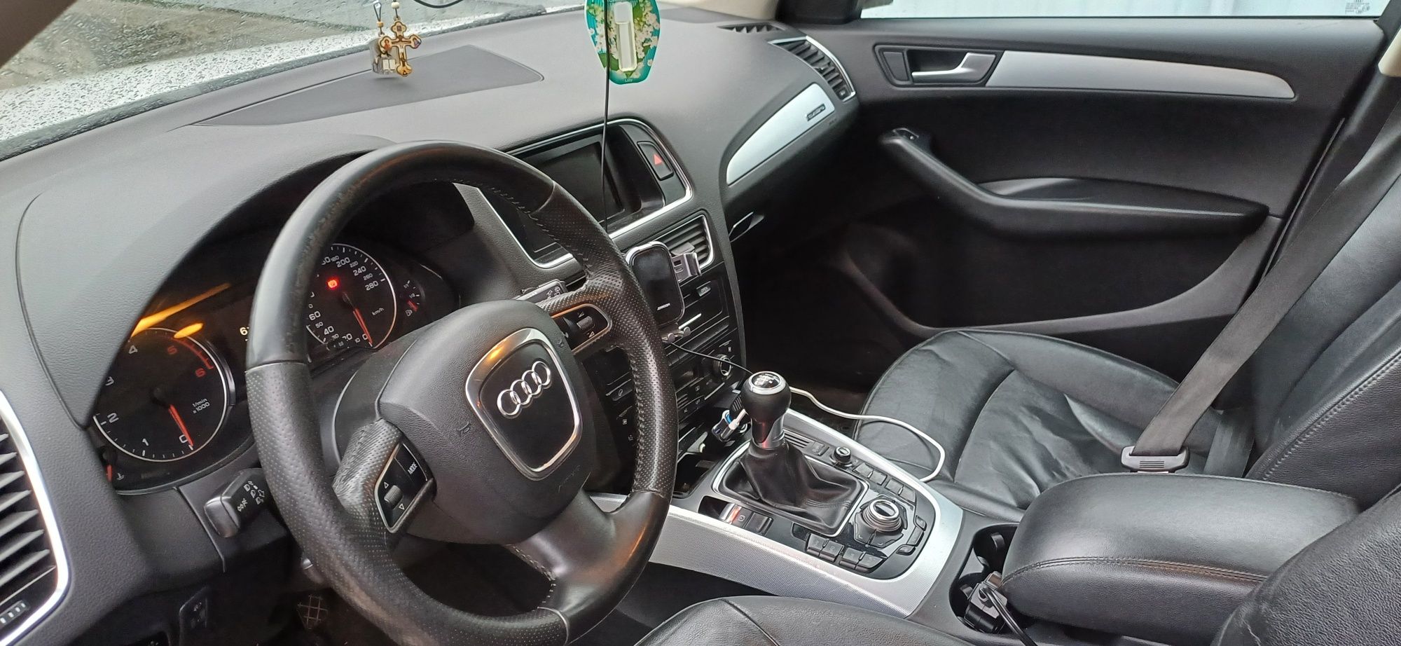 AUDI Q5 2011 10000 EURO Negociabil