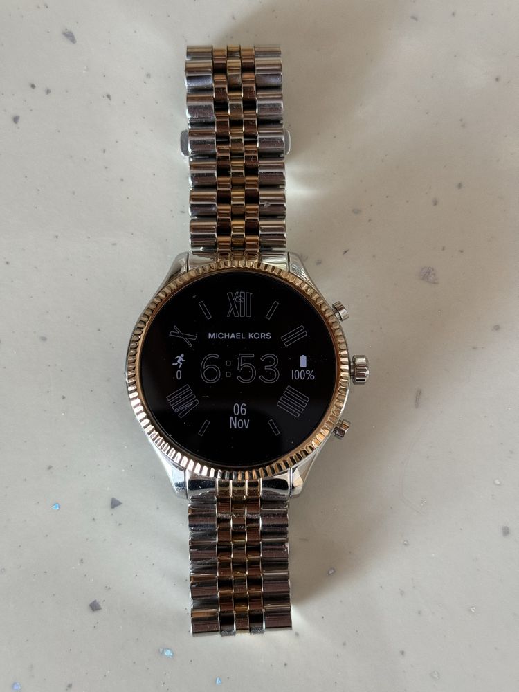 Ceas Michael Kors smartwatch model DW10M1