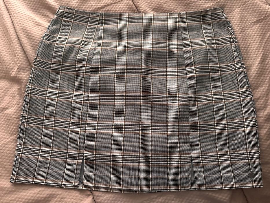 Дамска пола,размер L ,Pull and bear